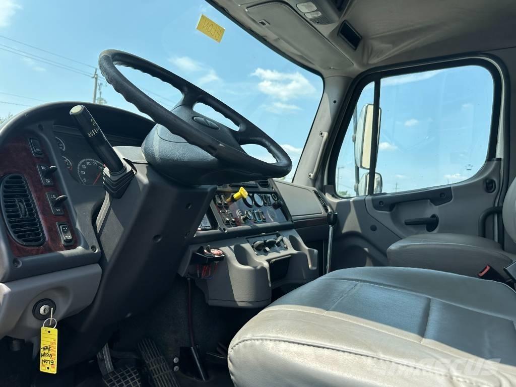 Freightliner M2 Atik kamyonlari
