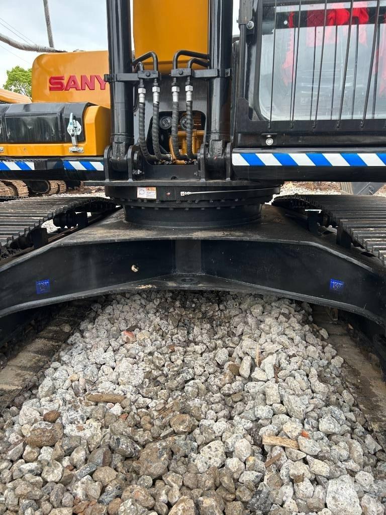 Sany SY 215 C Paletli ekskavatörler