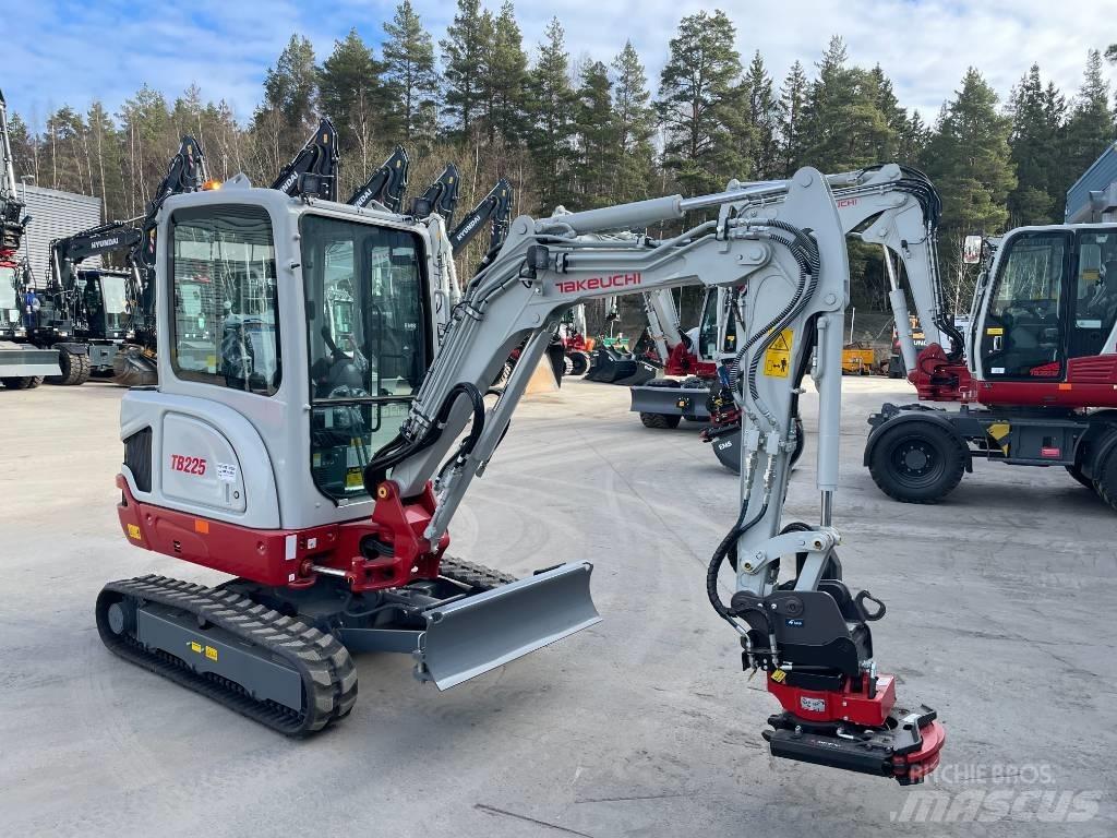 Takeuchi TB 225 Mini ekskavatörler, 7 tona dek