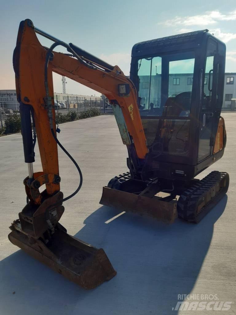 Hanix N 15B Mini ekskavatörler, 7 tona dek
