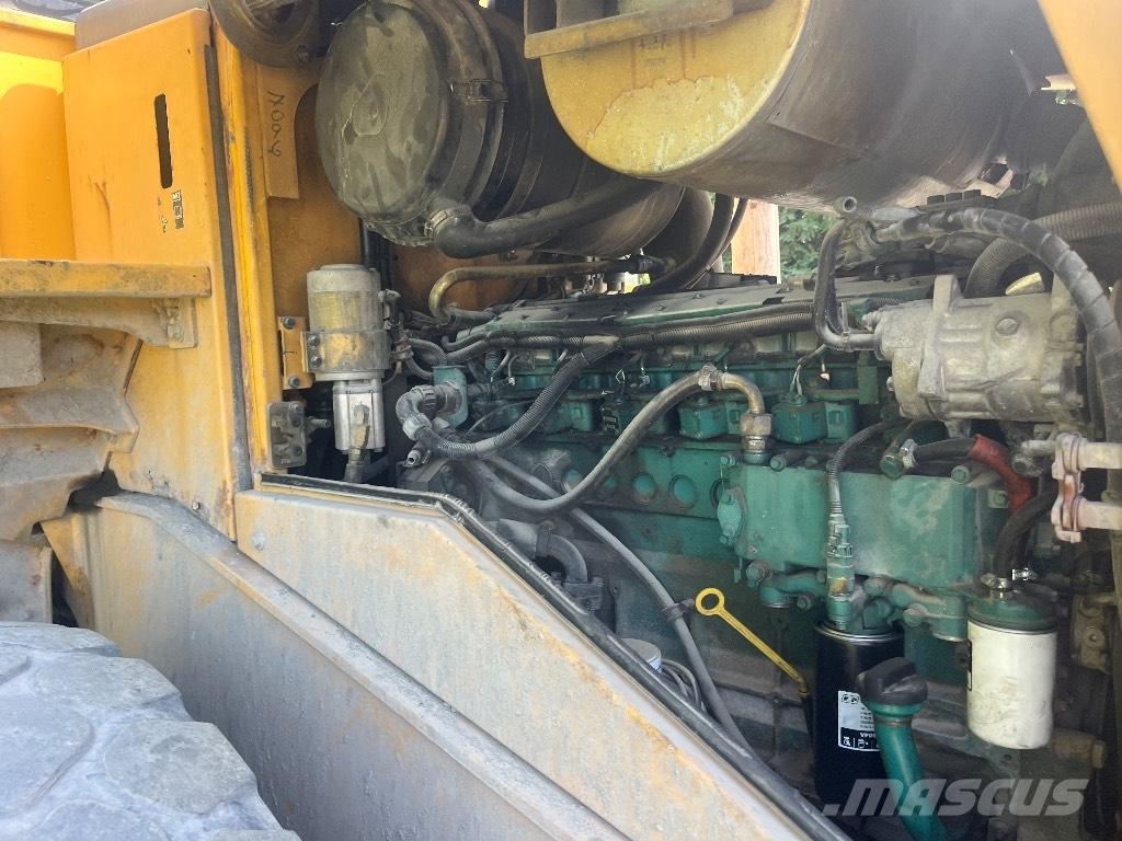 Volvo L 120 E Tekerlekli yükleyiciler