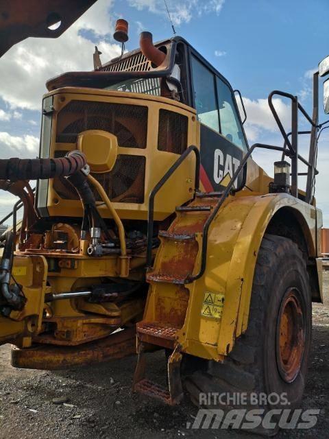 CAT 735 Belden kirma kaya kamyonu