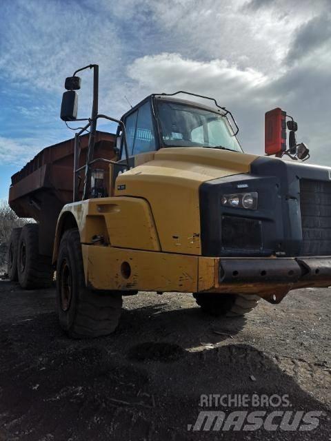 CAT 735 Belden kirma kaya kamyonu