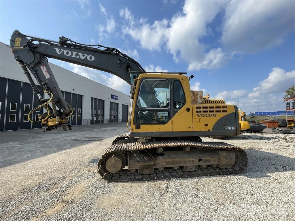 Volvo EC 180 B LC Paletli ekskavatörler