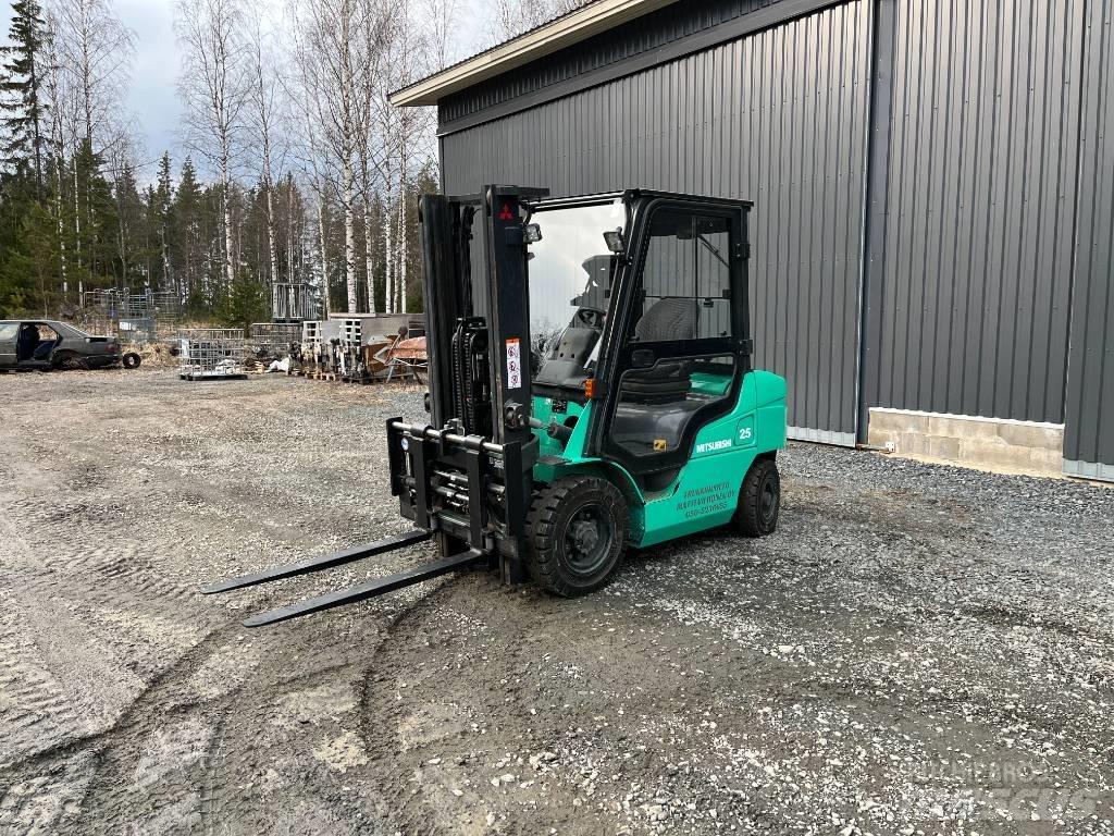 Mitsubishi FD25NT Dizel forkliftler