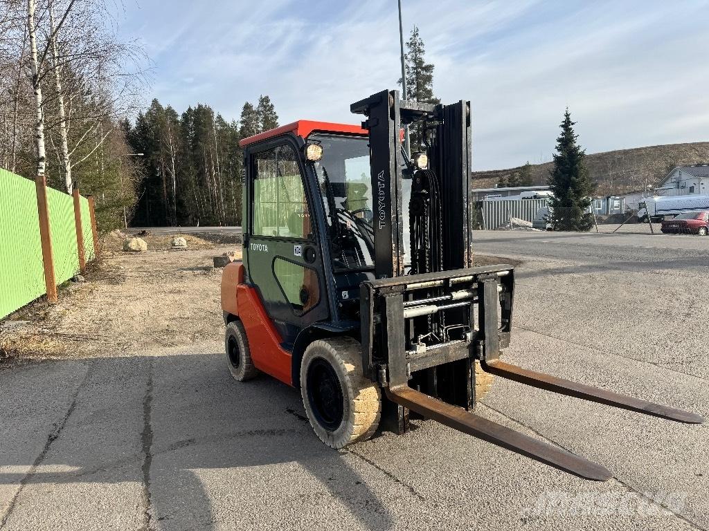 Toyota 02-8 FDF 30 Dizel forkliftler