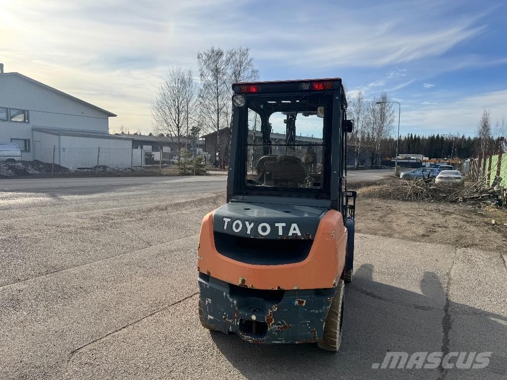 Toyota 02-8 FDF 30 Dizel forkliftler