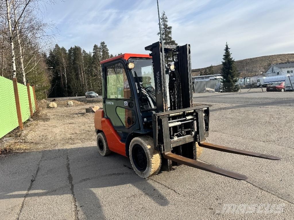 Toyota 02-8 FDF 30 Dizel forkliftler