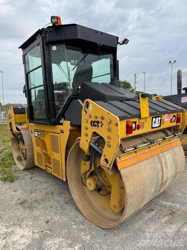 CAT CD 54 B Çift tamburlu silindirler