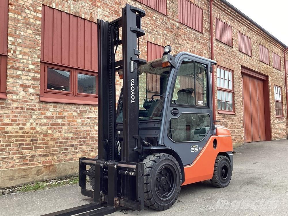 Toyota 8FDJF35 Dizel forkliftler