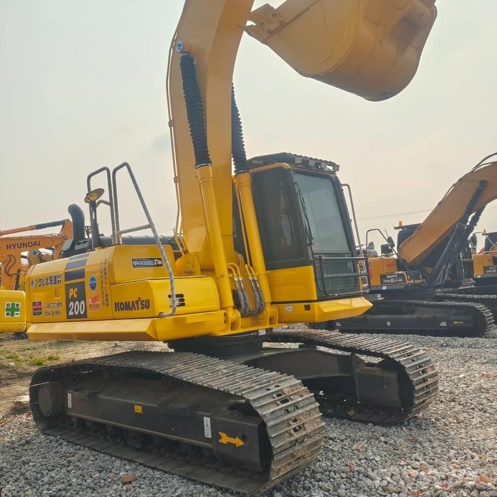 Komatsu PC200-8 Paletli ekskavatörler