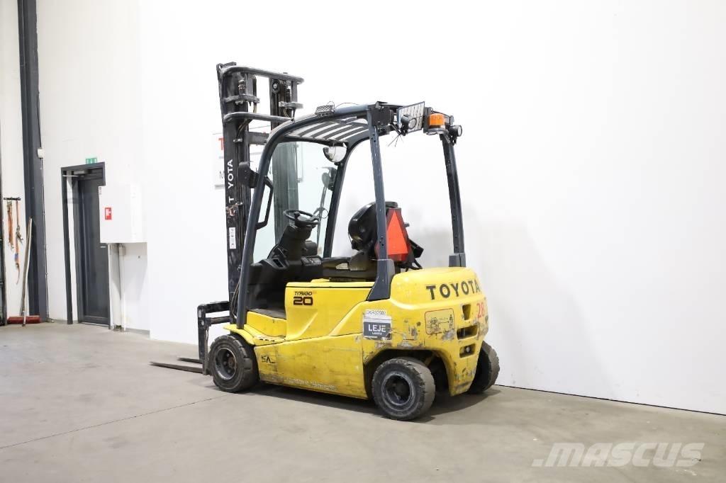 Toyota 8FBM20T Elektrikli forkliftler