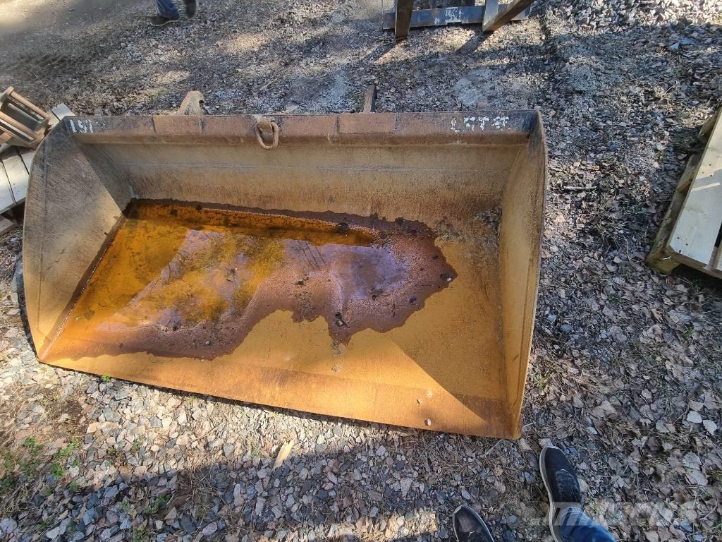 CAT 908M -2015 Tekerlekli yükleyiciler