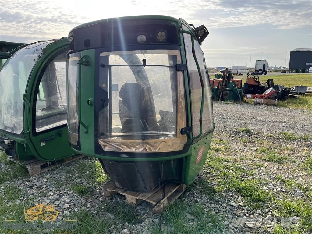 John Deere 1010E Kabin