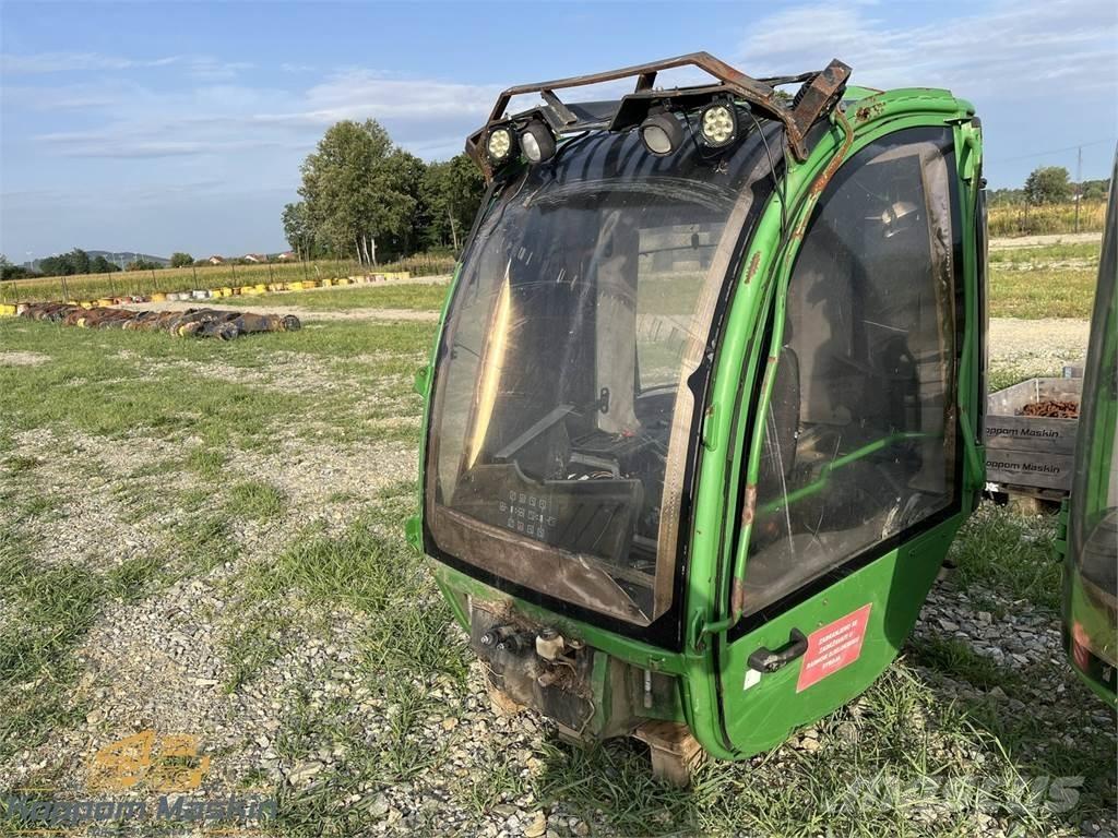 John Deere 1010E Kabin