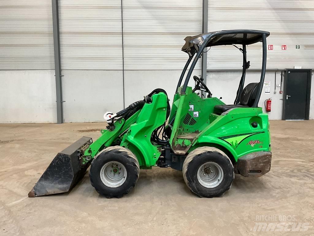 Avant R 28 T S Mini yükleyiciler