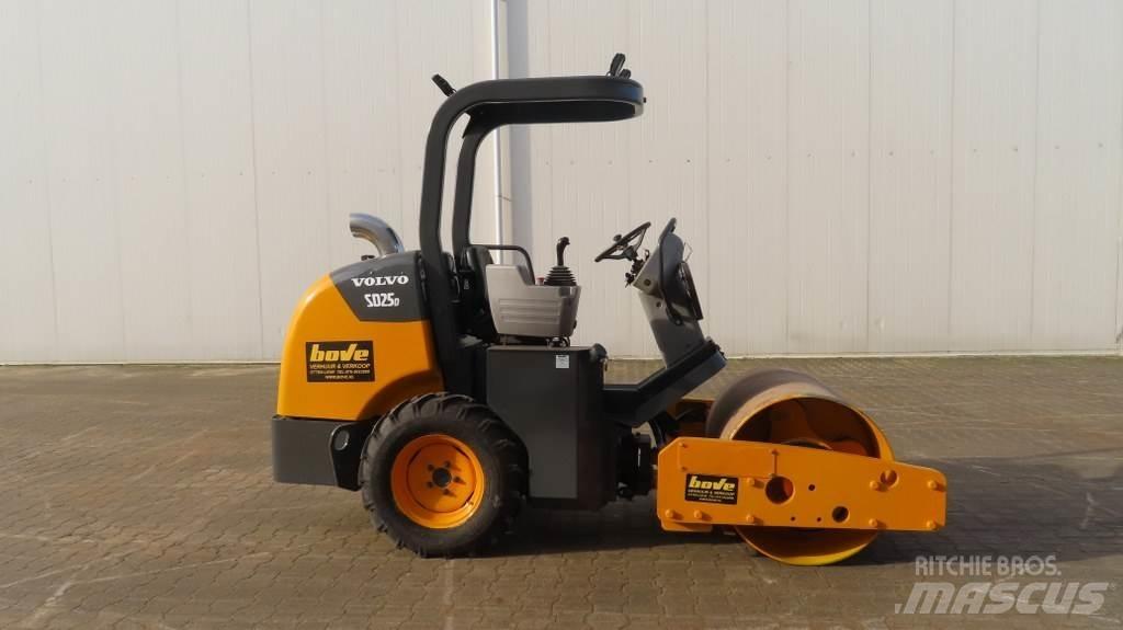 Volvo SD25D Tek tamburlu silindirler