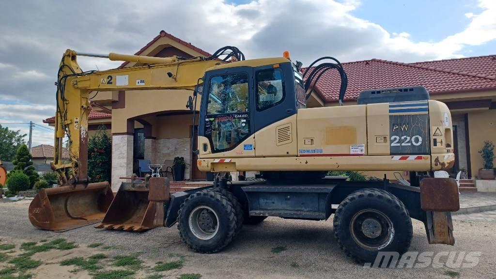 Komatsu PW 220-7 Lastik tekerli ekskavatörler