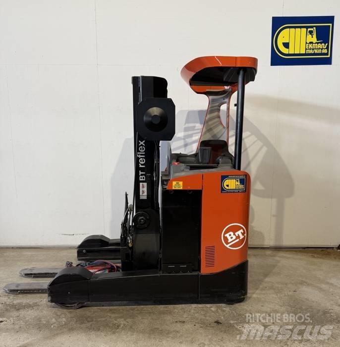 BT Truck RRE200 Reach truck - depo içi istif araçları