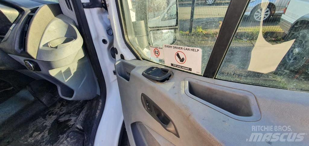 Ford Transit 350 Panel vanlar