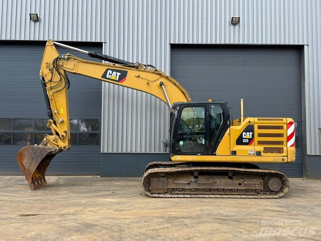 CAT 323 Paletli ekskavatörler