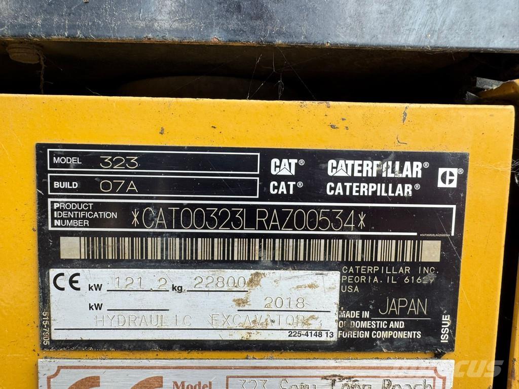 CAT 323 Paletli ekskavatörler