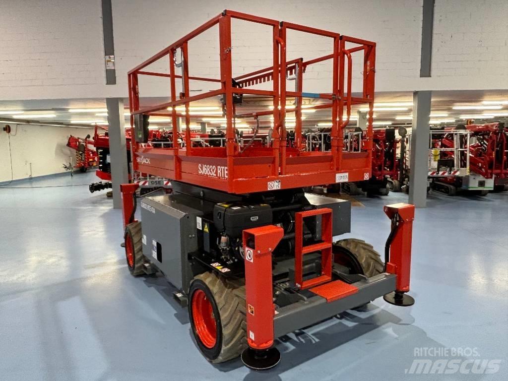 SkyJack SJ 6832 RTE Makasli platformlar