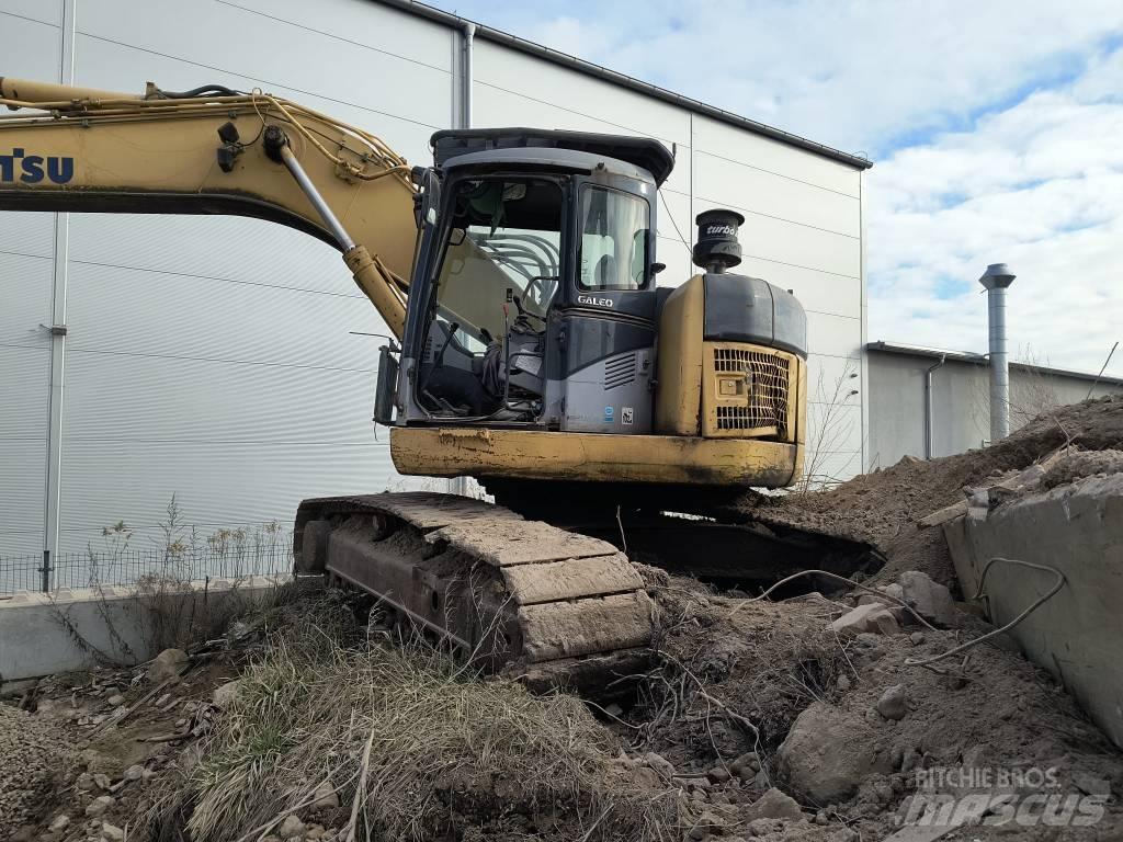 Komatsu 228 Paletli ekskavatörler