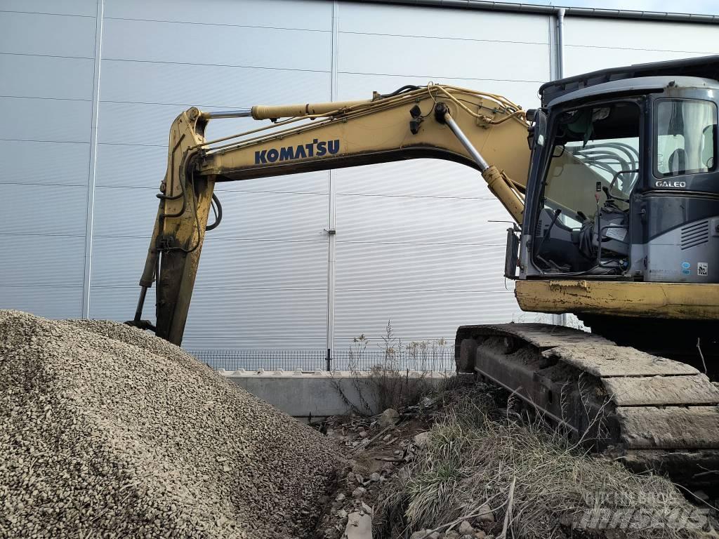 Komatsu 228 Paletli ekskavatörler