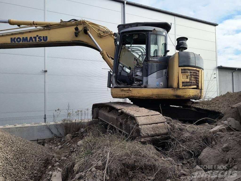 Komatsu 228 Paletli ekskavatörler