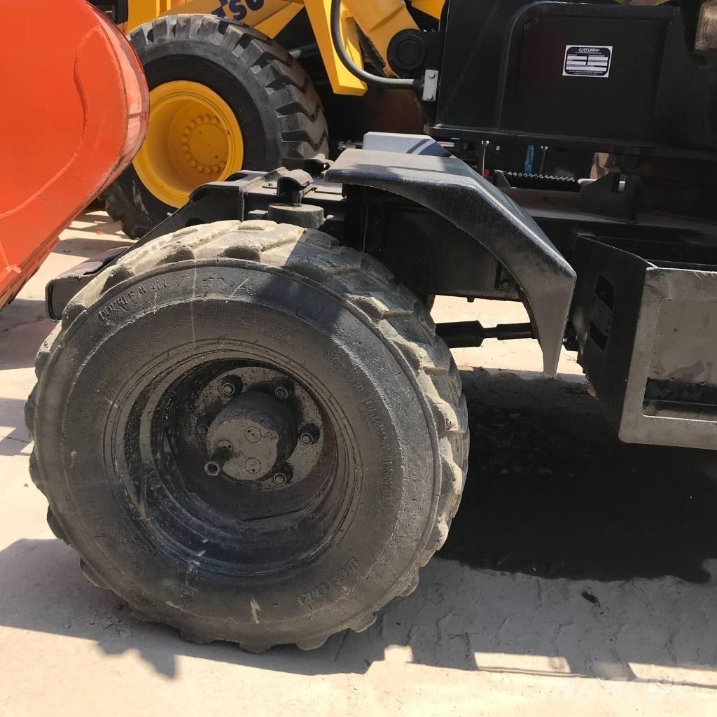 Hyundai 60 W Lastik tekerli ekskavatörler