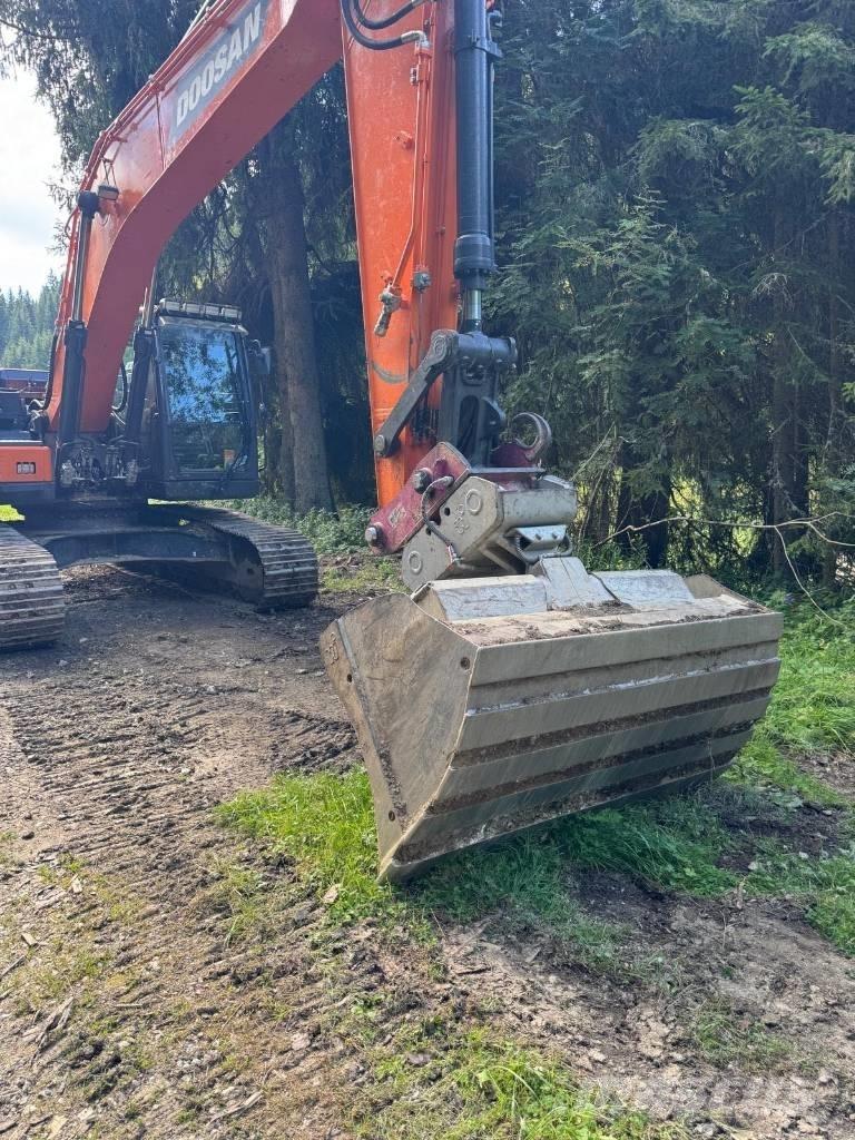 Doosan DX 225 LC-7 Paletli ekskavatörler