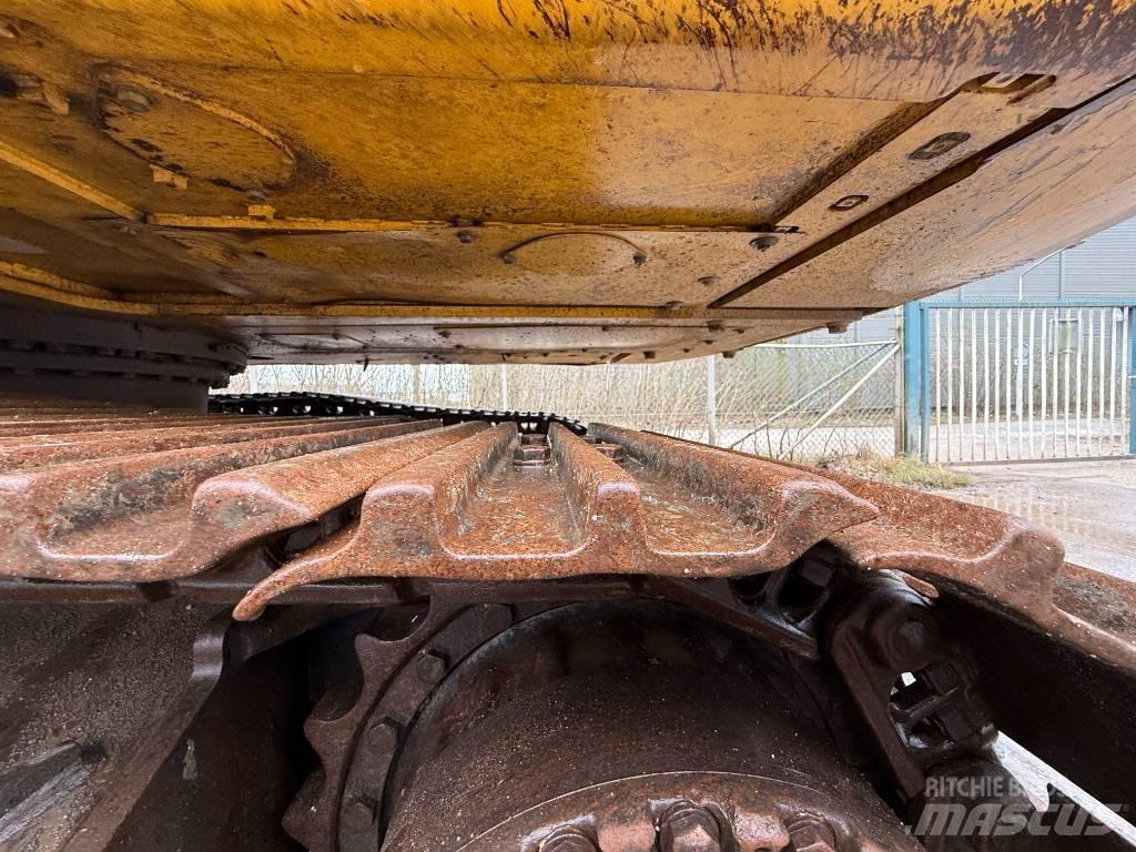 Komatsu HB 215 LC-2 Paletli ekskavatörler