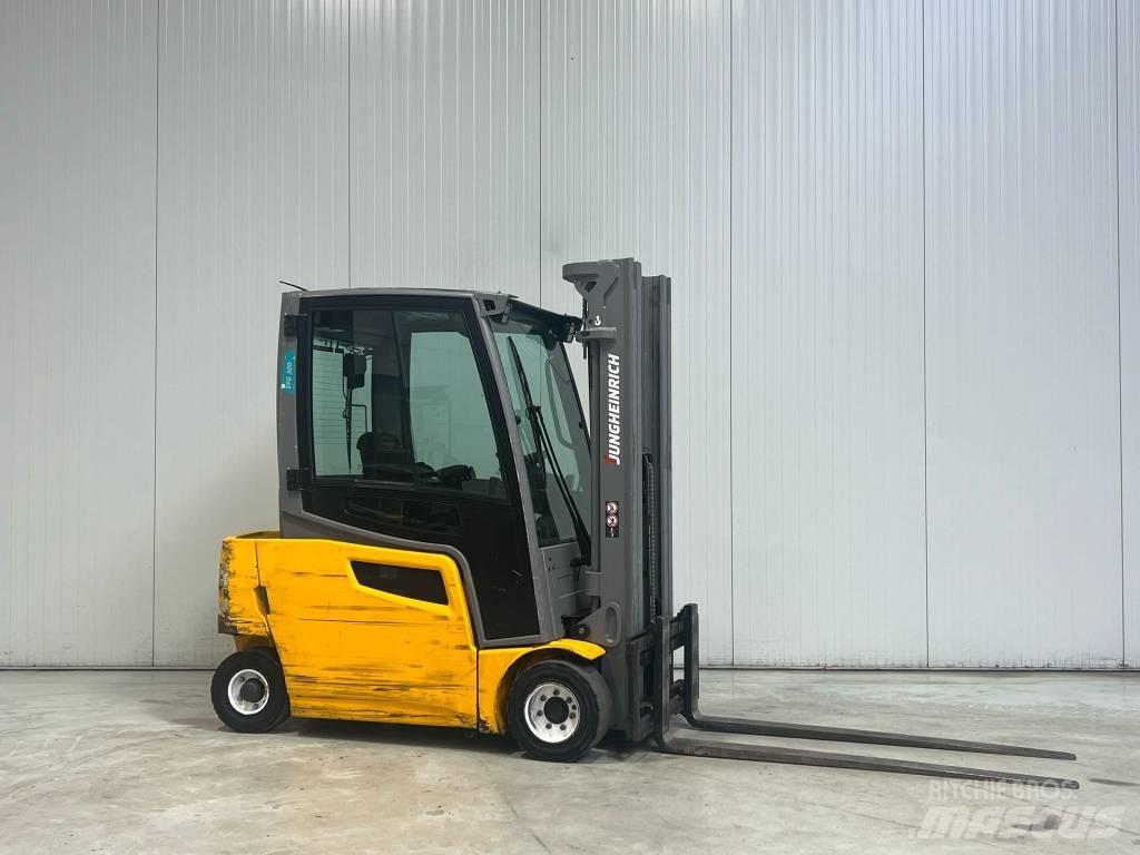 Jungheinrich EFG320 Elektrikli forkliftler