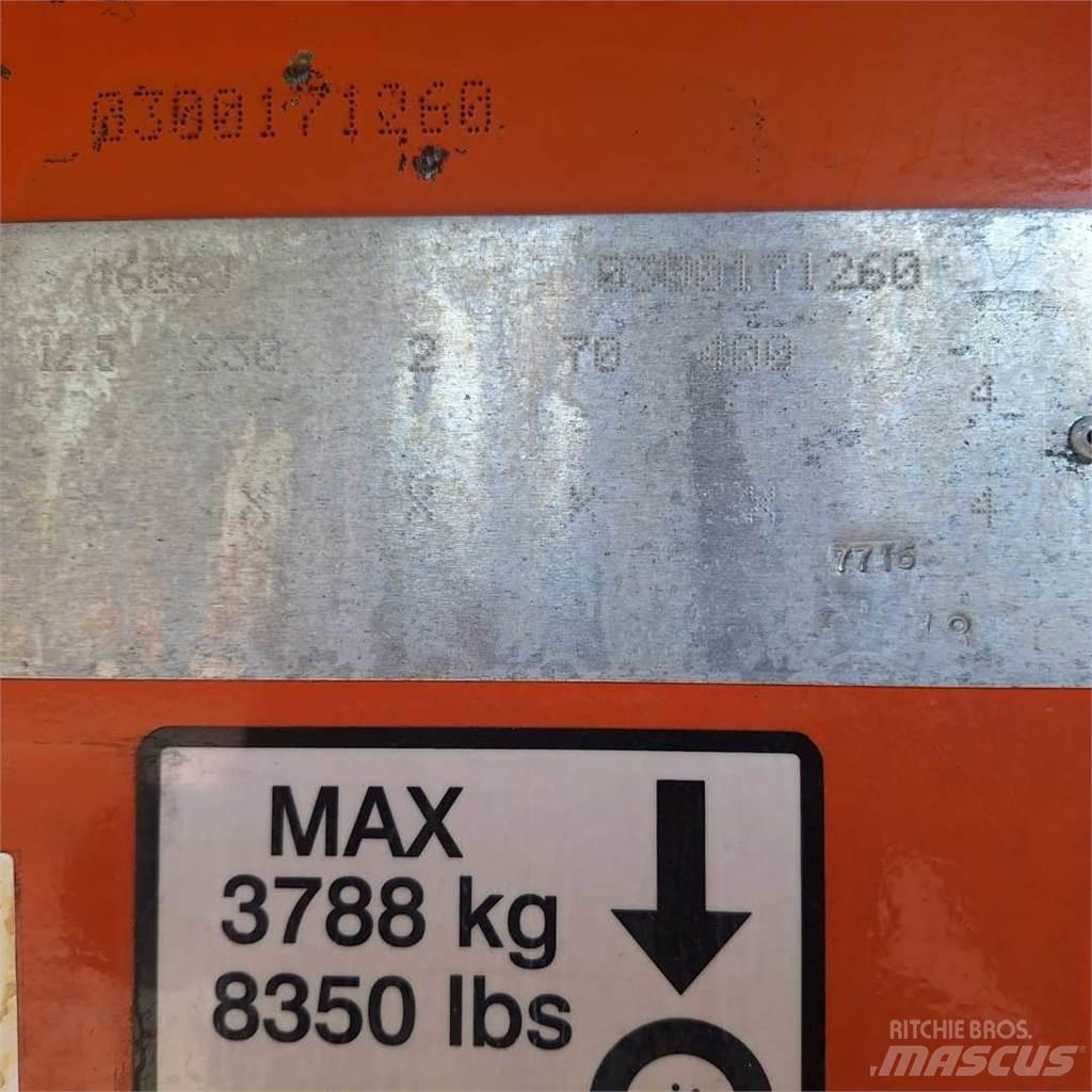 JLG 460SJ Teleskopik personel platformları