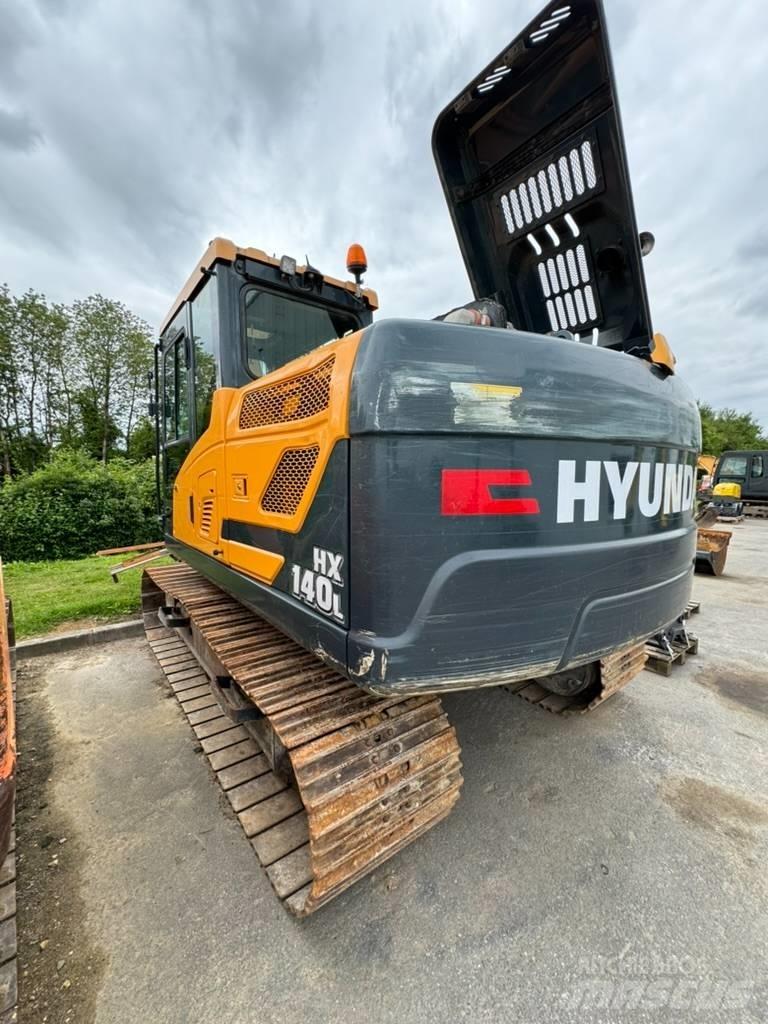 Hyundai HX 140L Paletli ekskavatörler