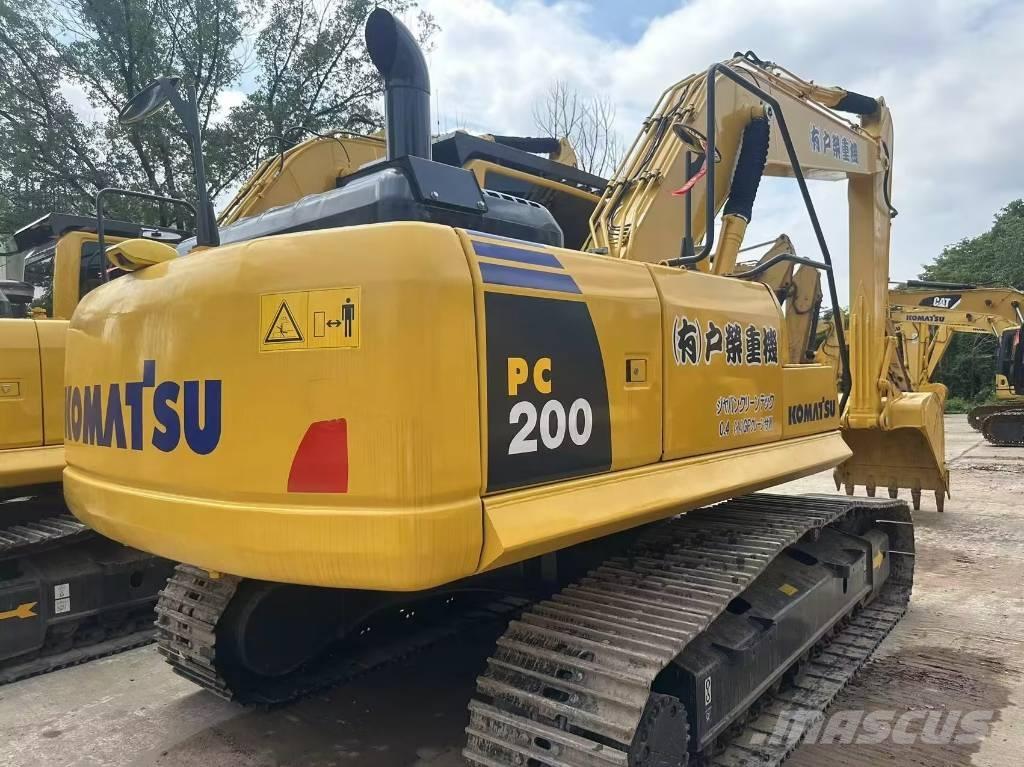 Komatsu PC 200-8N1 Paletli ekskavatörler