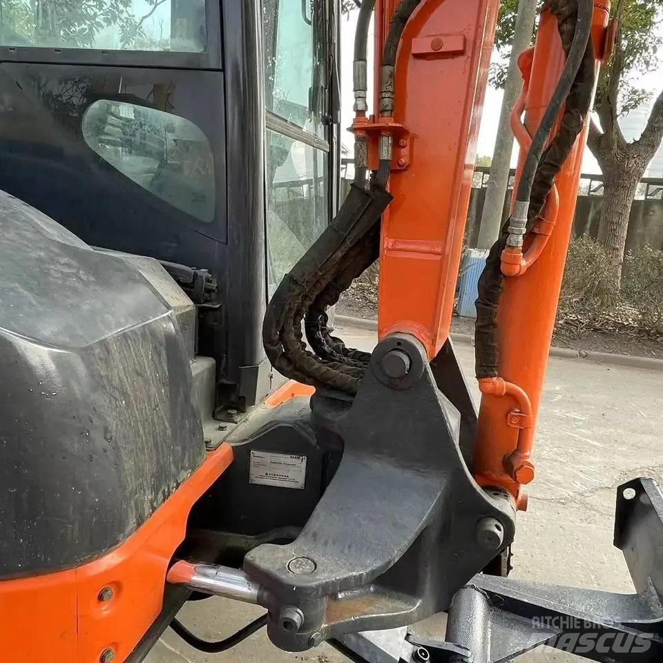 Hitachi ZX50 Mini ekskavatörler, 7 tona dek