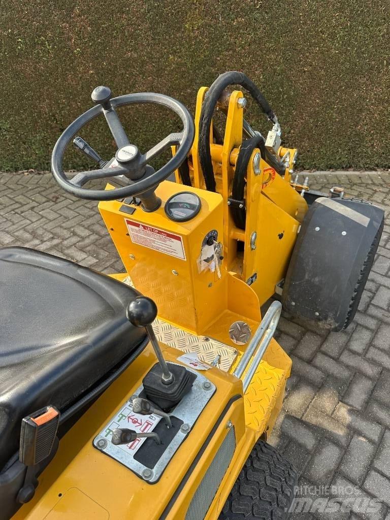 Knikmops KM 130 Çok amaçlı yükleyiciler