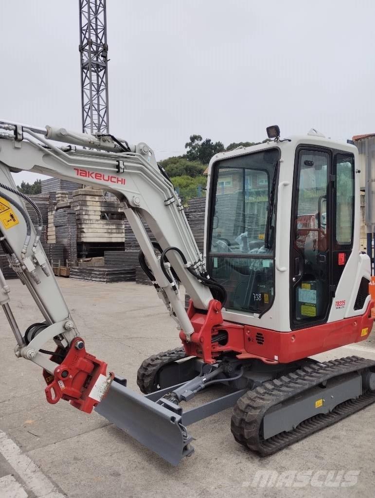Takeuchi TB 225 Mini ekskavatörler, 7 tona dek