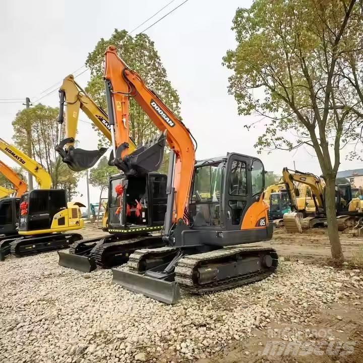 Doosan DX 60 Paletli ekskavatörler