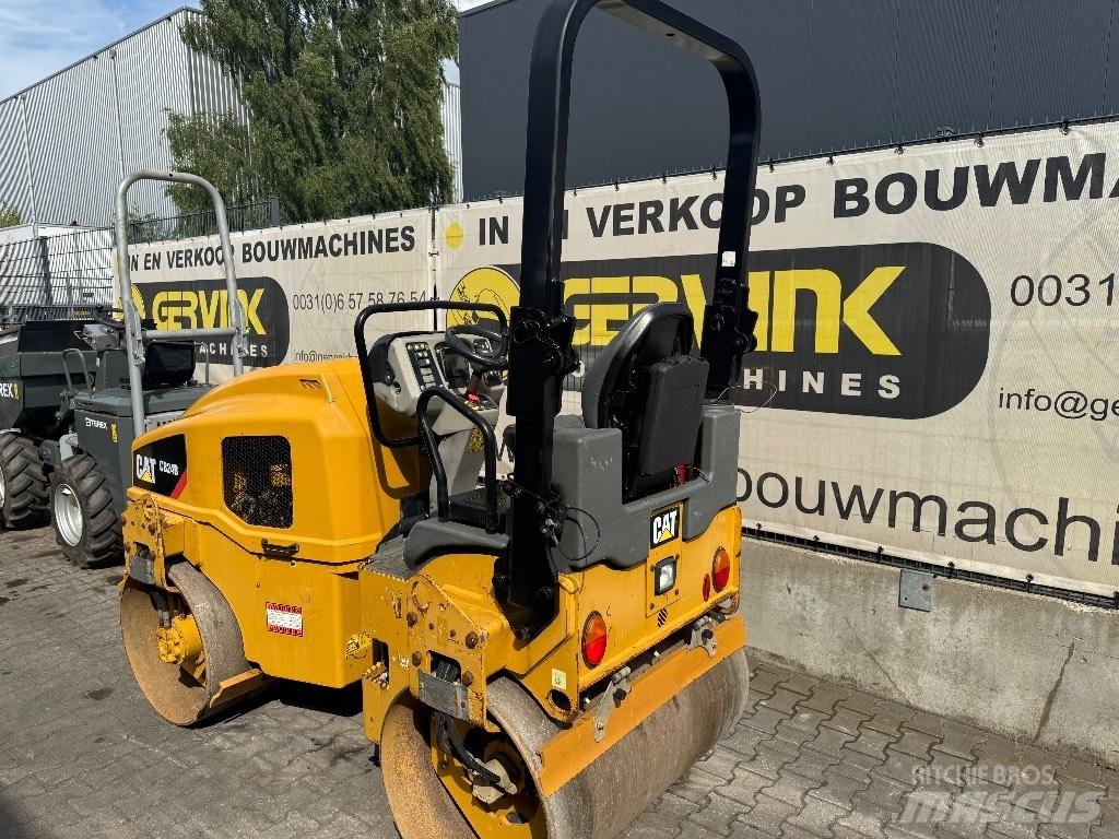CAT CB 24 B Çift tamburlu silindirler