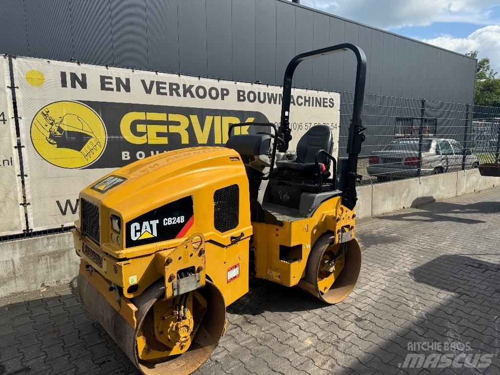 CAT CB 24 B Çift tamburlu silindirler