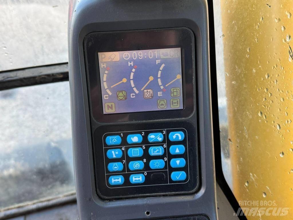 Komatsu PW 160-7 Lastik tekerli ekskavatörler