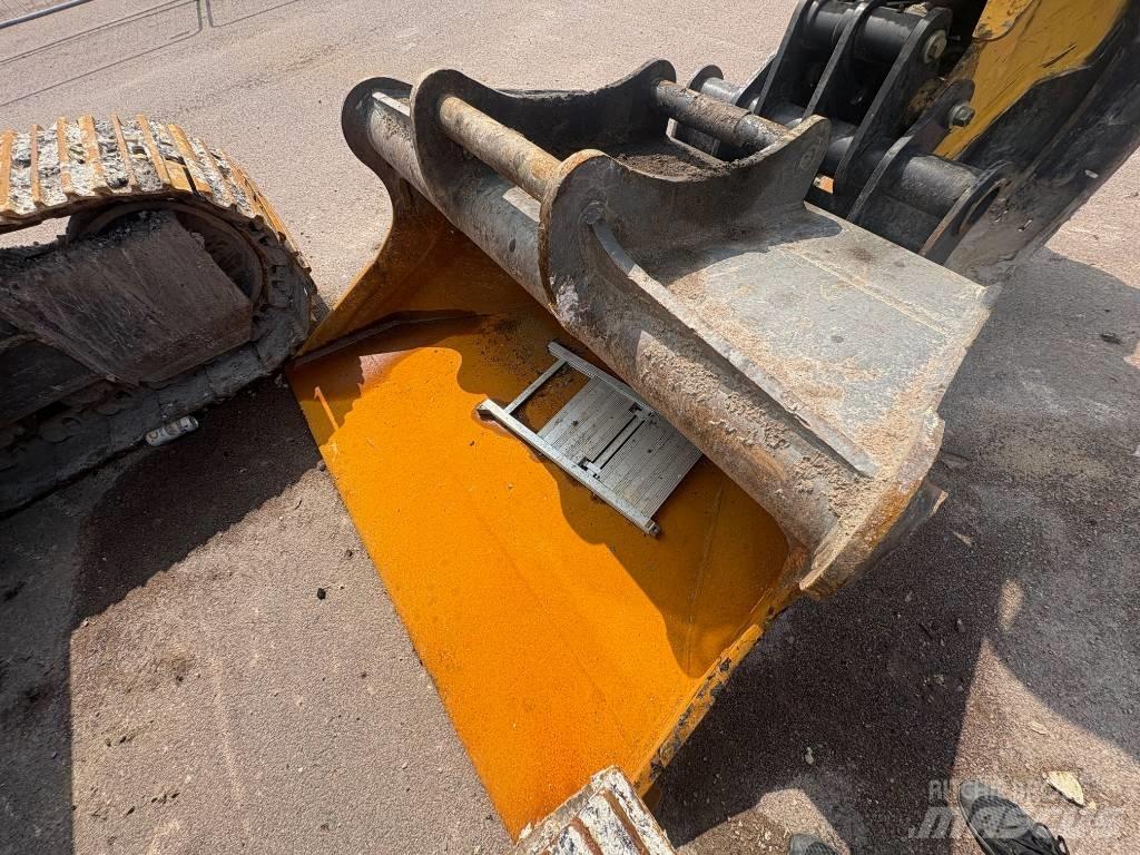 Volvo ECR 235 EL Paletli ekskavatörler