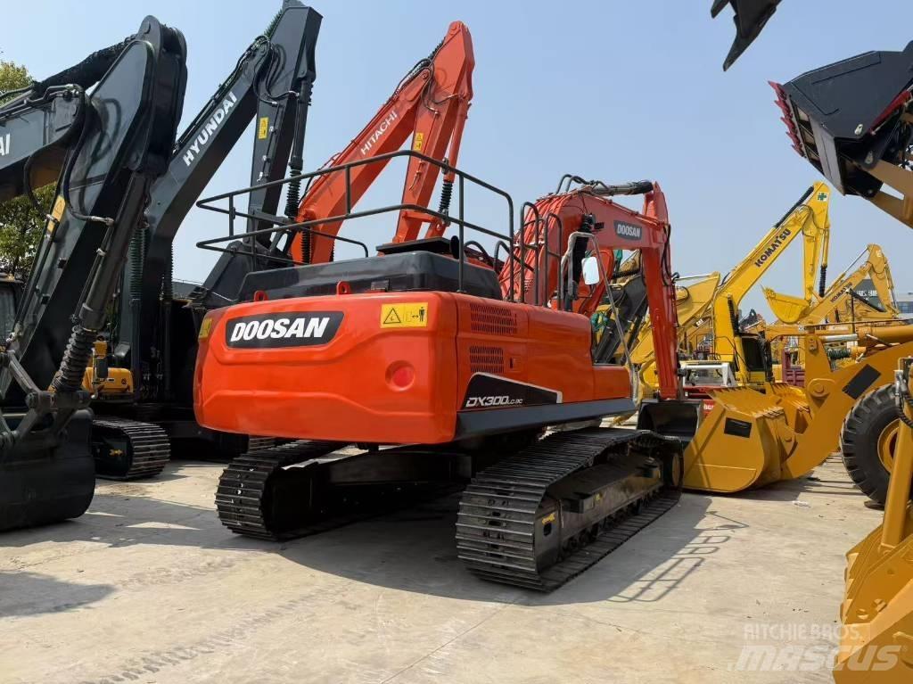 Doosan DX 300 LC Paletli ekskavatörler