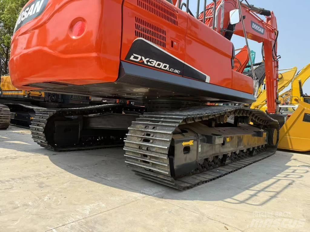 Doosan DX 300 LC Paletli ekskavatörler