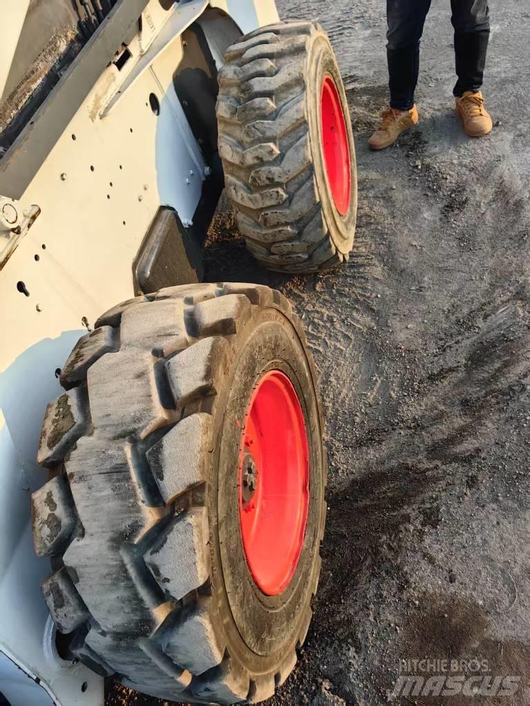 Bobcat S 300 Skid steer loderler