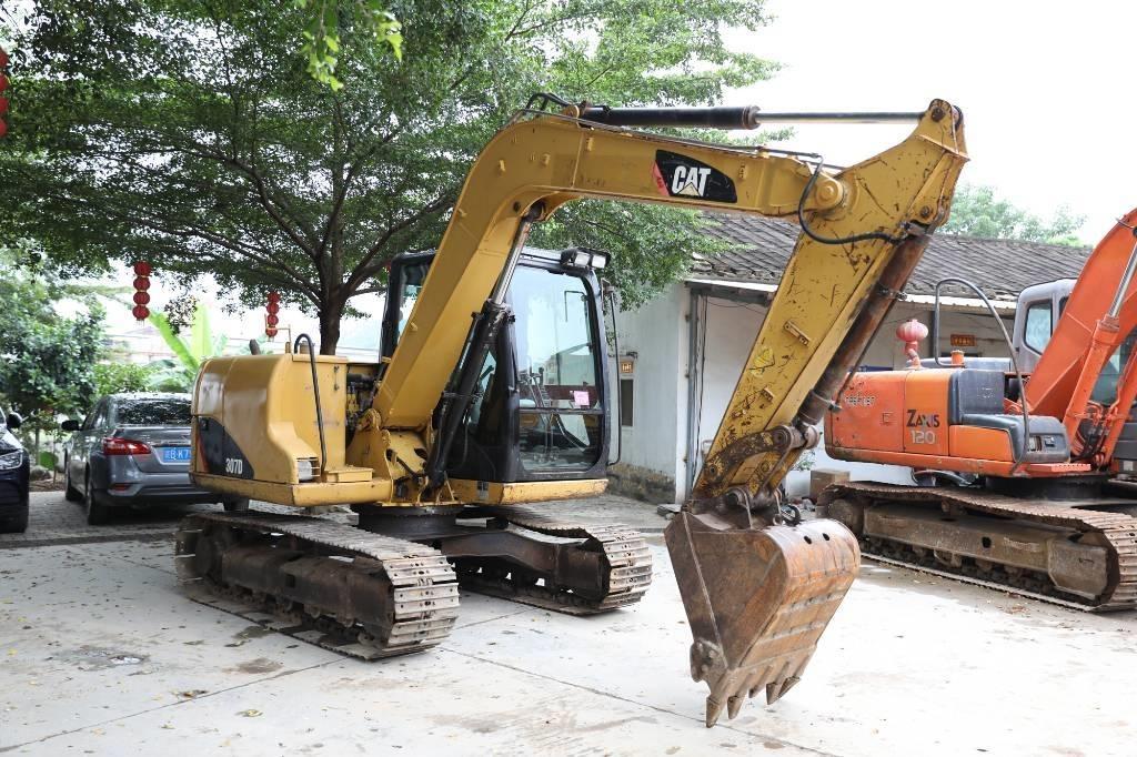 CAT 307 D Paletli ekskavatörler
