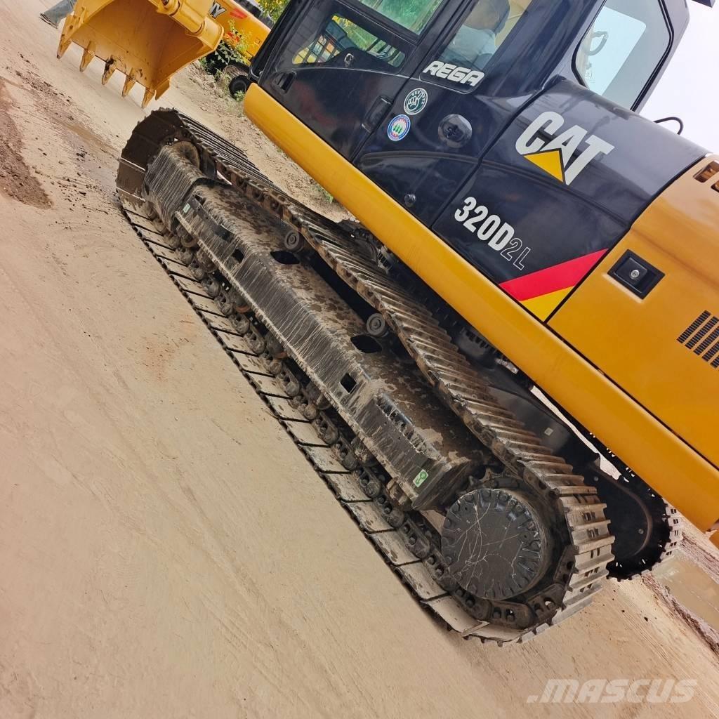 CAT 320 D2L Paletli ekskavatörler